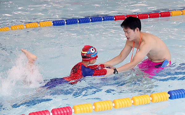 游泳课程