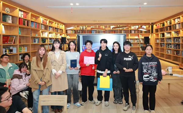 超“燃”脑力对决|Jeopardy挑战赛“玩”出新高度